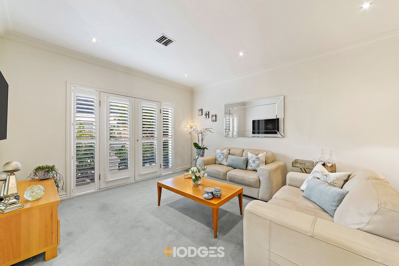 2/19 Holyrood Street, Hampton VIC 3188, Image 2