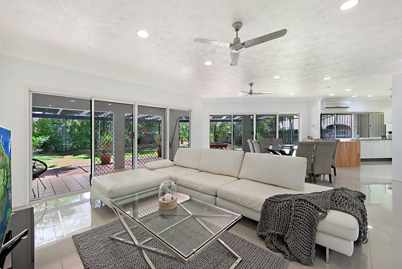 3 bedrooms House in 17 Raintree Way THURINGOWA CENTRAL QLD, 4817