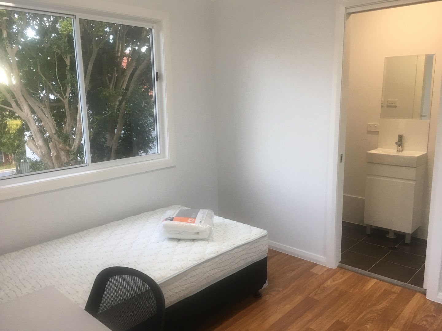 78a Naughton Avemue, Birmingham Gardens NSW 2287 Studio For Rent