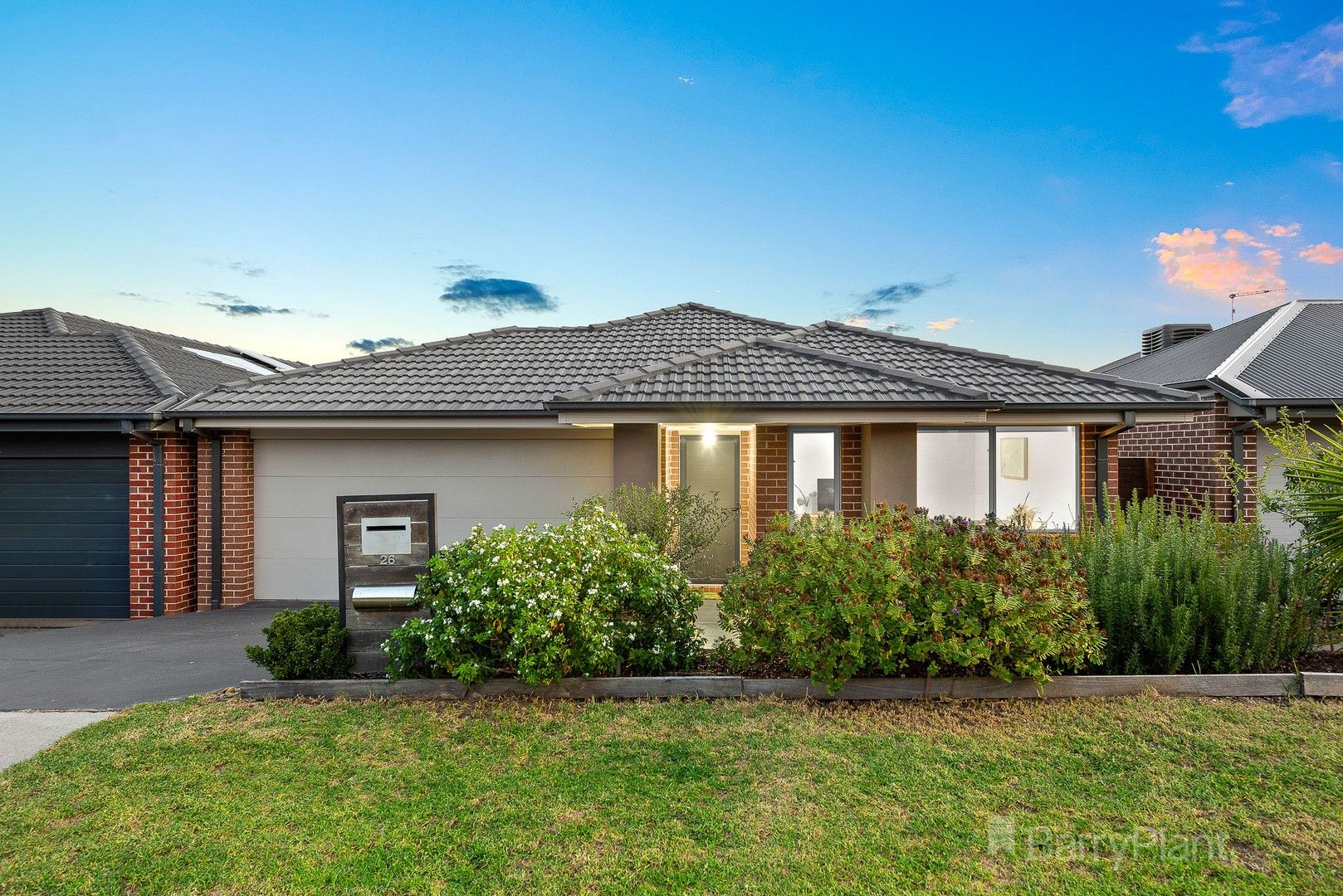 4 bedrooms House in 26 Belmont Crescent PAKENHAM VIC, 3810