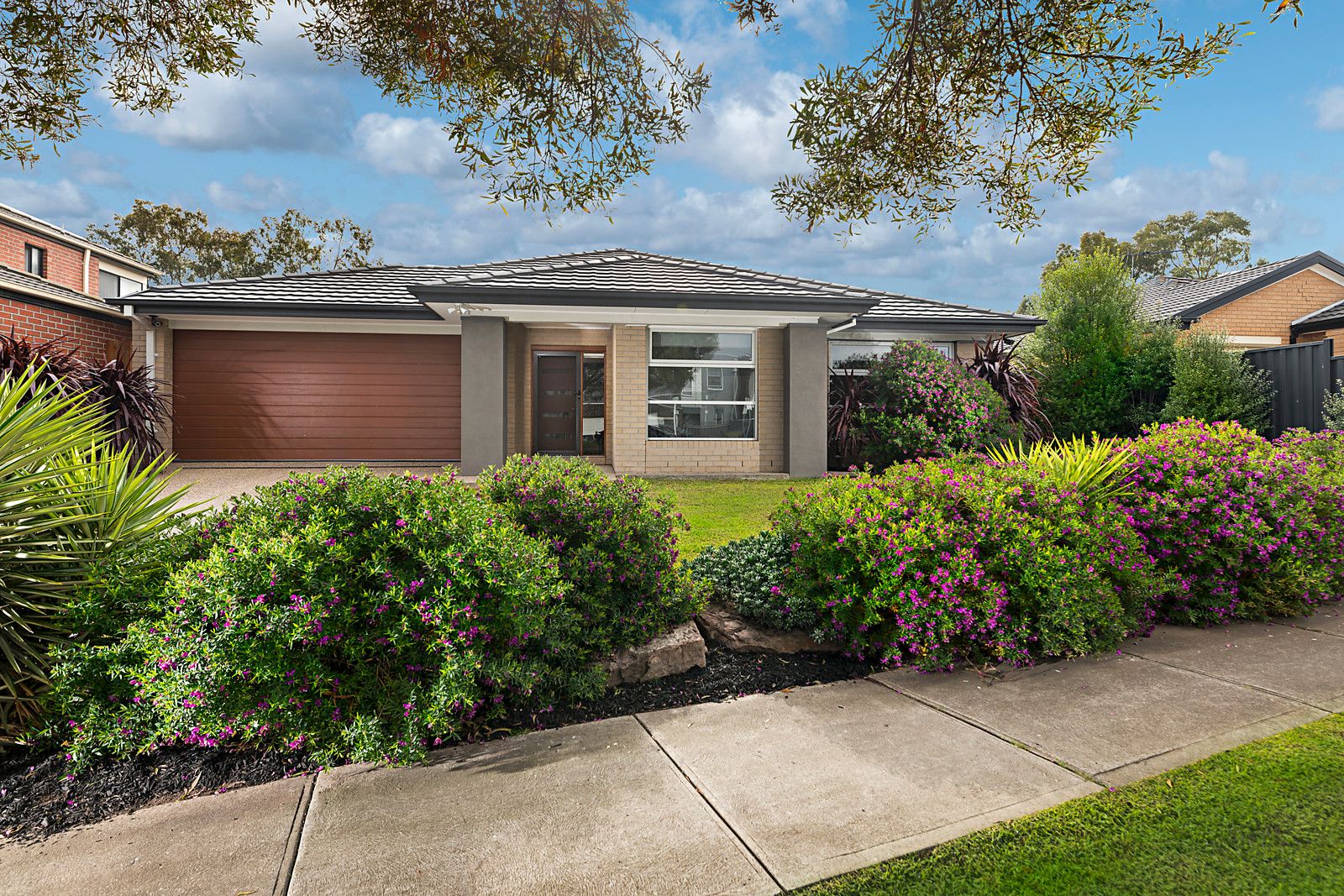 32 Wattlebird Crescent, Reservoir VIC 3073, Image 2