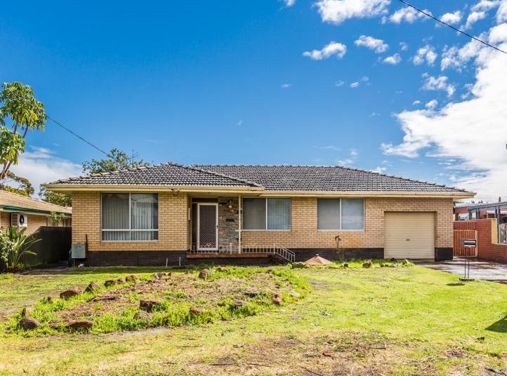 3 bedrooms House in 11 WAVERLEY PLACE DIANELLA WA, 6059