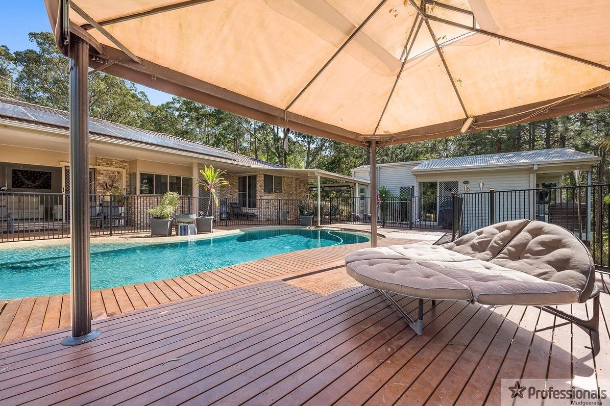 6 bedrooms House in 397-401 Hinkler Drive WORONGARY QLD, 4213