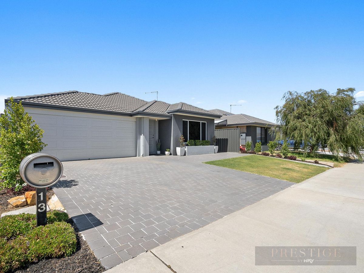4 bedrooms House in 13 Burleigh Boulevard YANCHEP WA, 6035