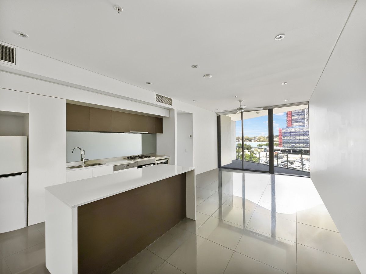 2 bedrooms Apartment / Unit / Flat in 3042/33 Remora Road HAMILTON QLD, 4007