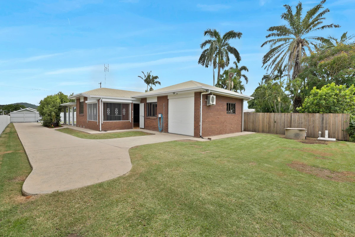 8 Davey Street, Glenella QLD 4740