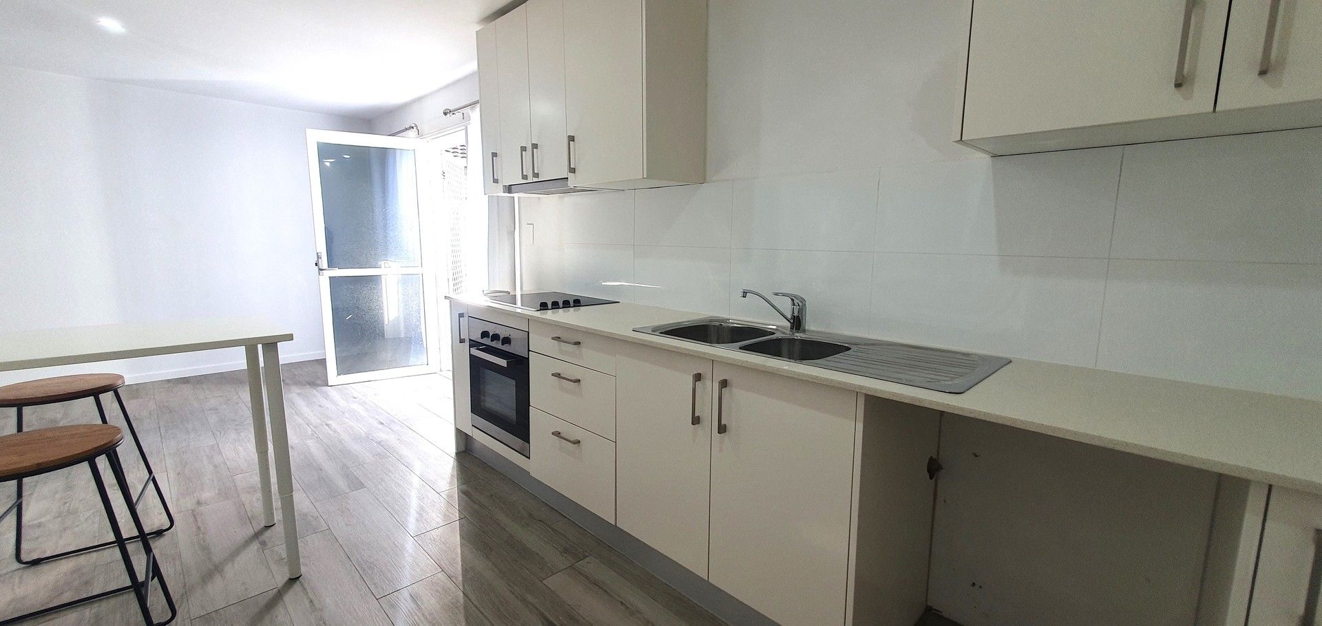 1 bedrooms Apartment / Unit / Flat in Flat/260 Burge Road WOY WOY NSW, 2256