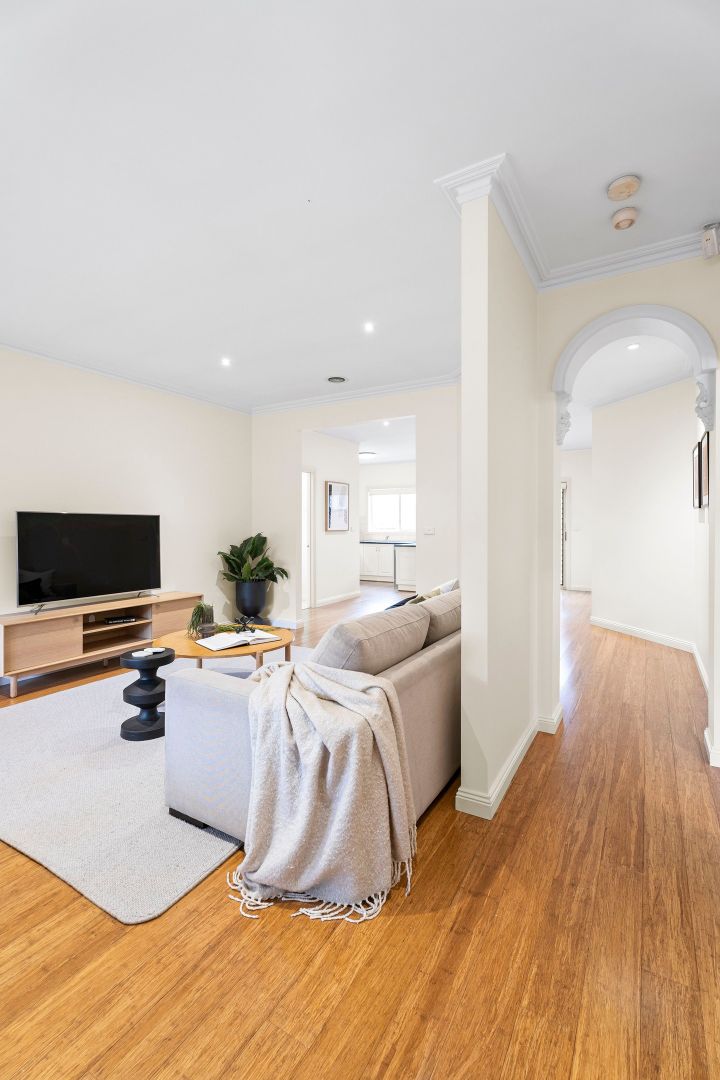 1/6 Salter Street, Essendon VIC 3040, Image 2