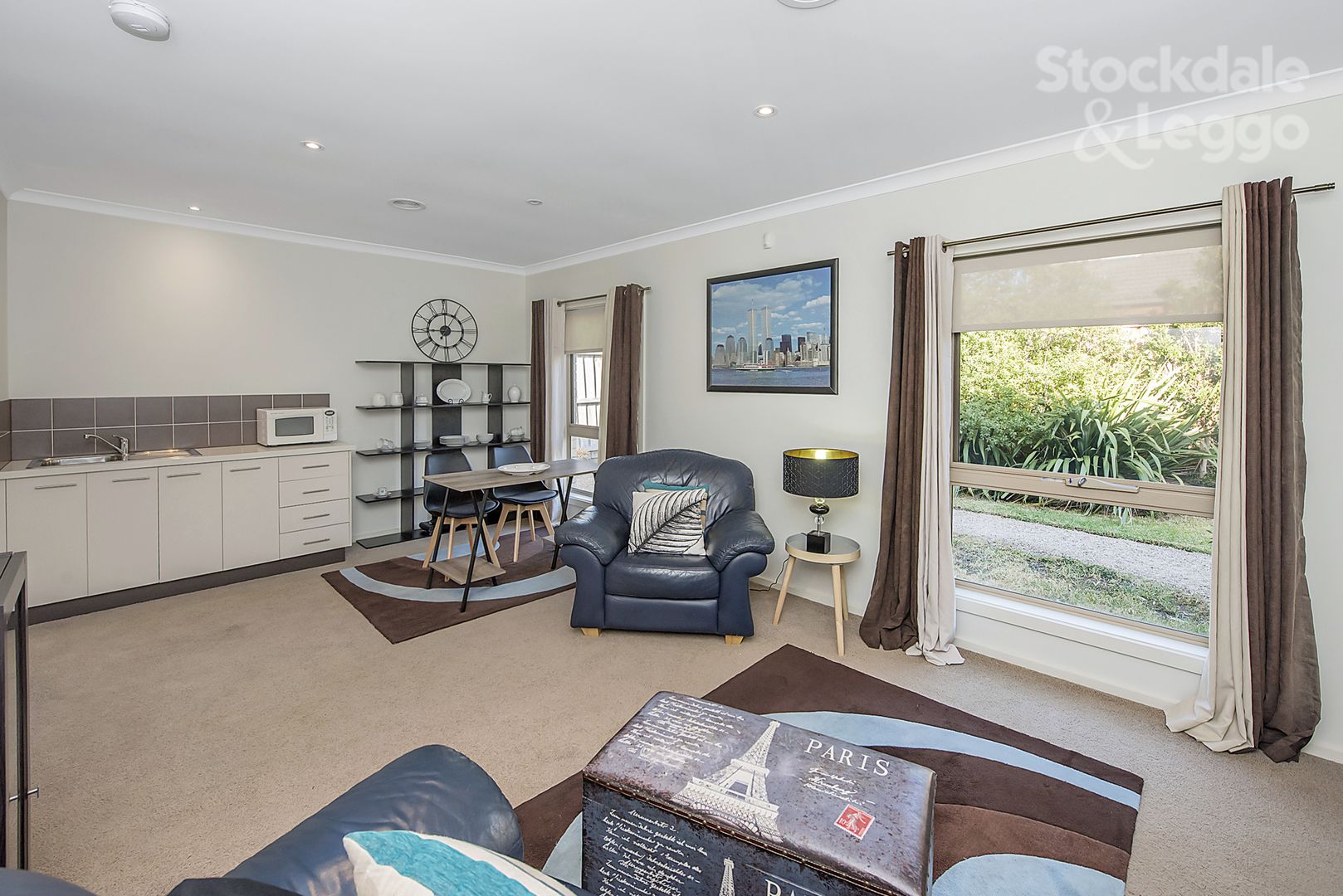 21 Chamonix Parade, South Morang VIC 3752, Image 2