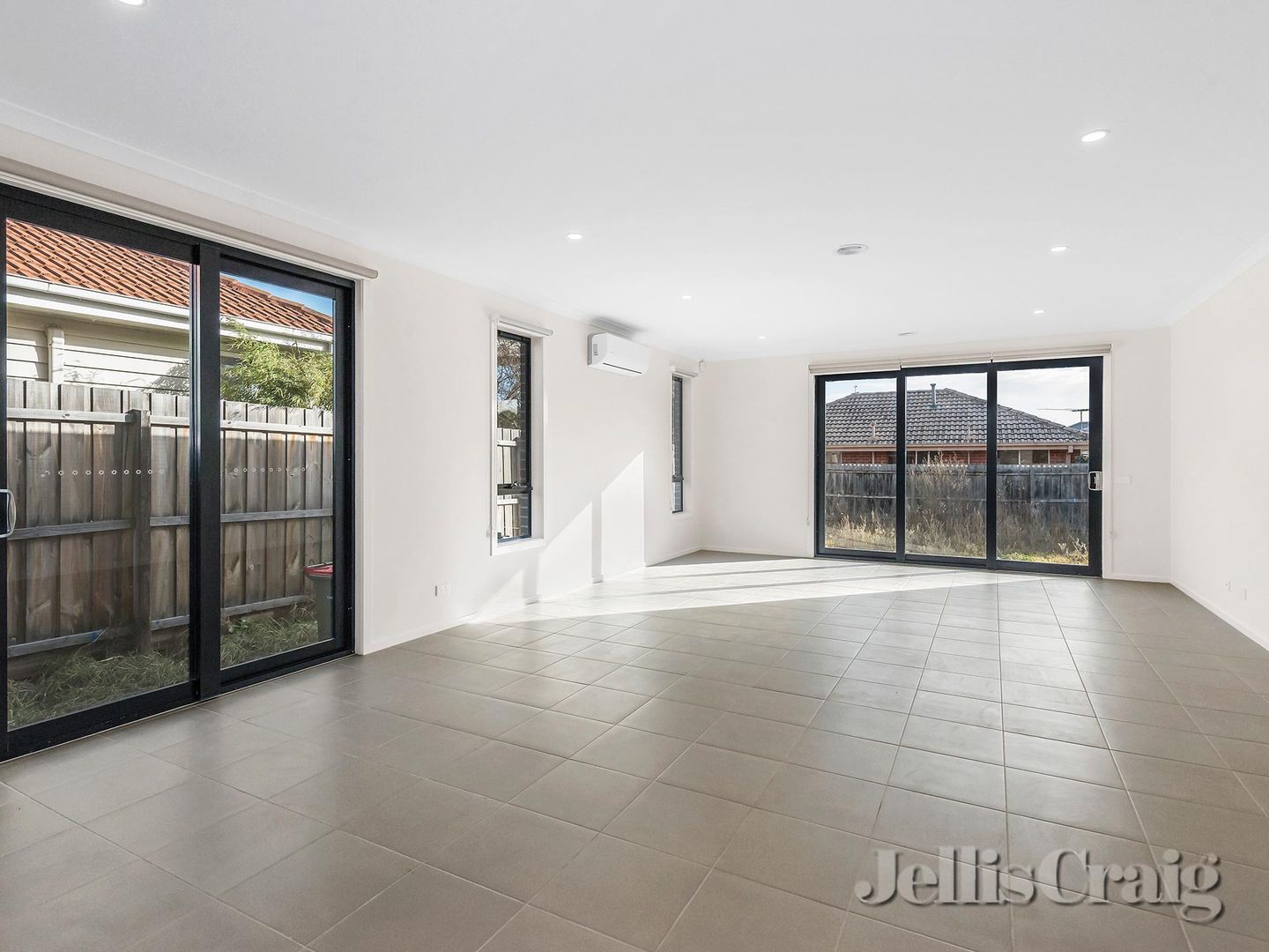 27A Clements Street, Bentleigh East VIC 3165 House For Rent 1,000