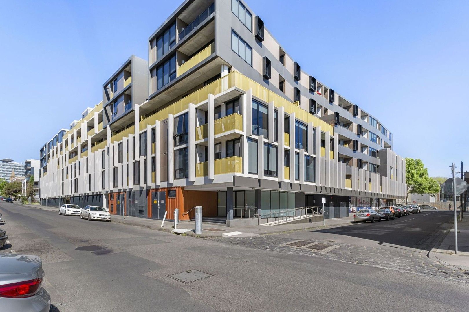 2 bedrooms Apartment / Unit / Flat in 118/2 Golding Street HAWTHORN VIC, 3122