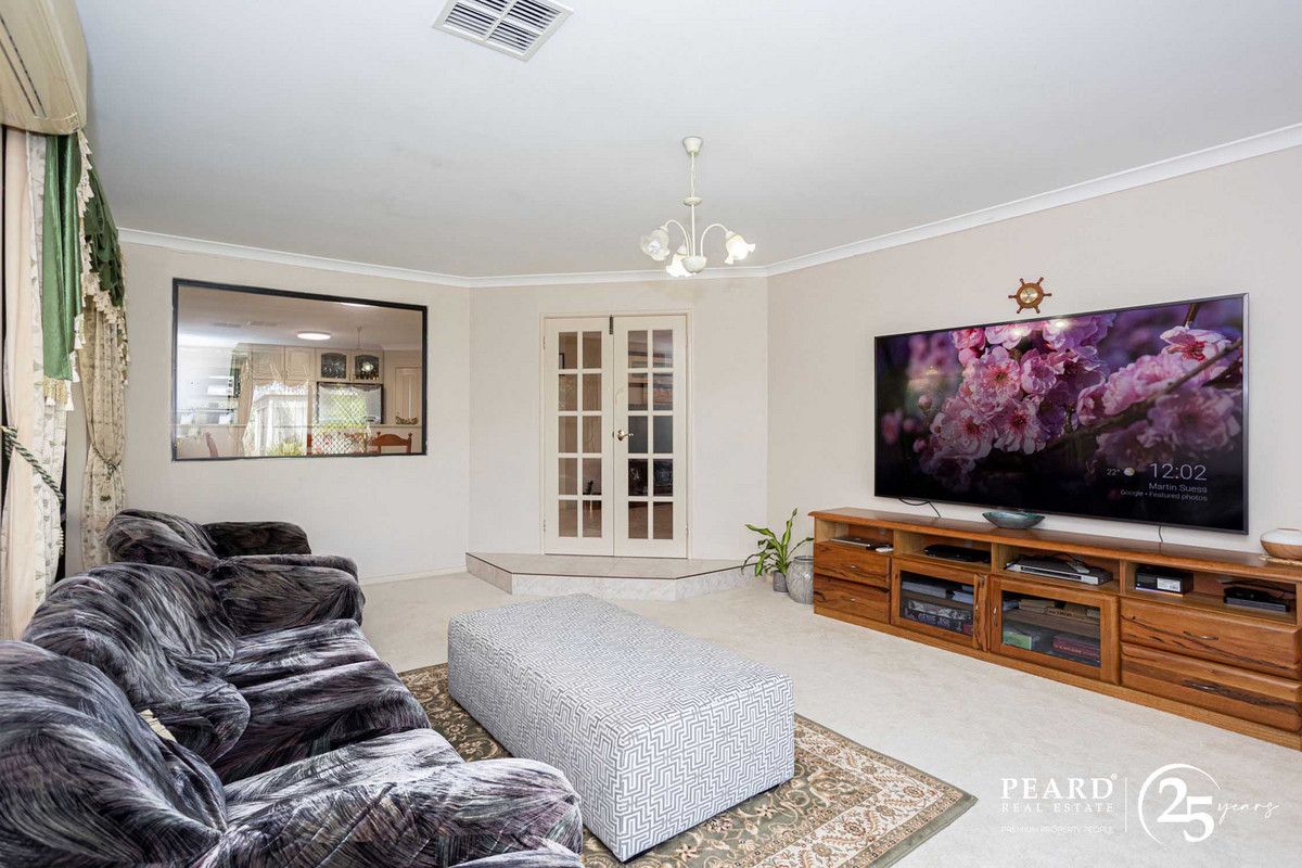 41 Carwoola Circle, Carramar WA 6031, Image 2