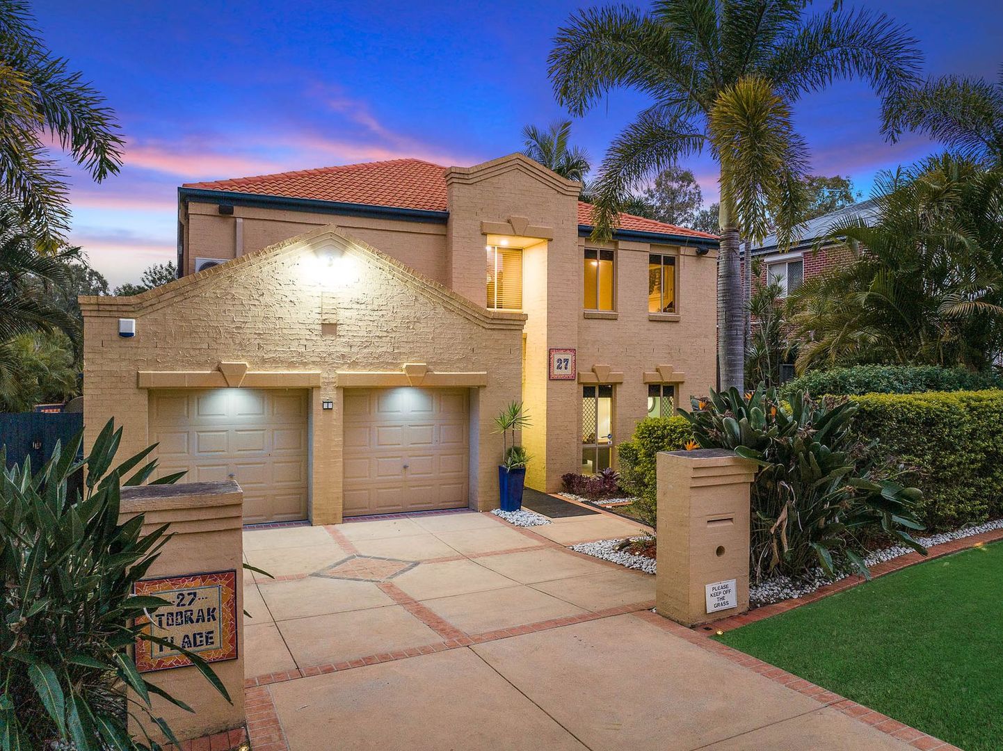 27 Toorak Place, Forest Lake QLD 4078, Image 2