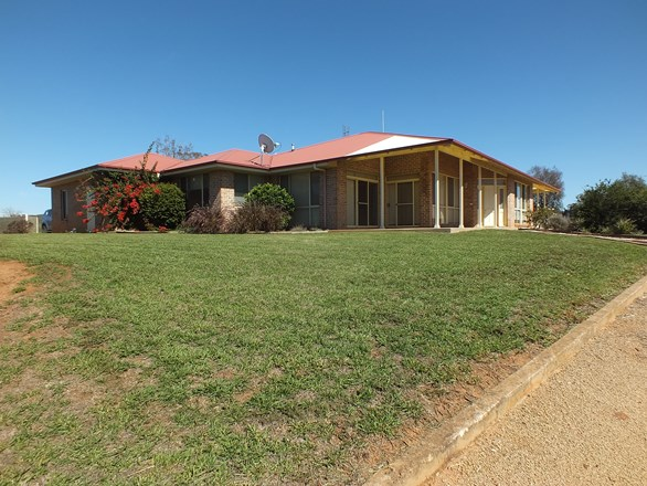 147 Donges Road, Young NSW 2594