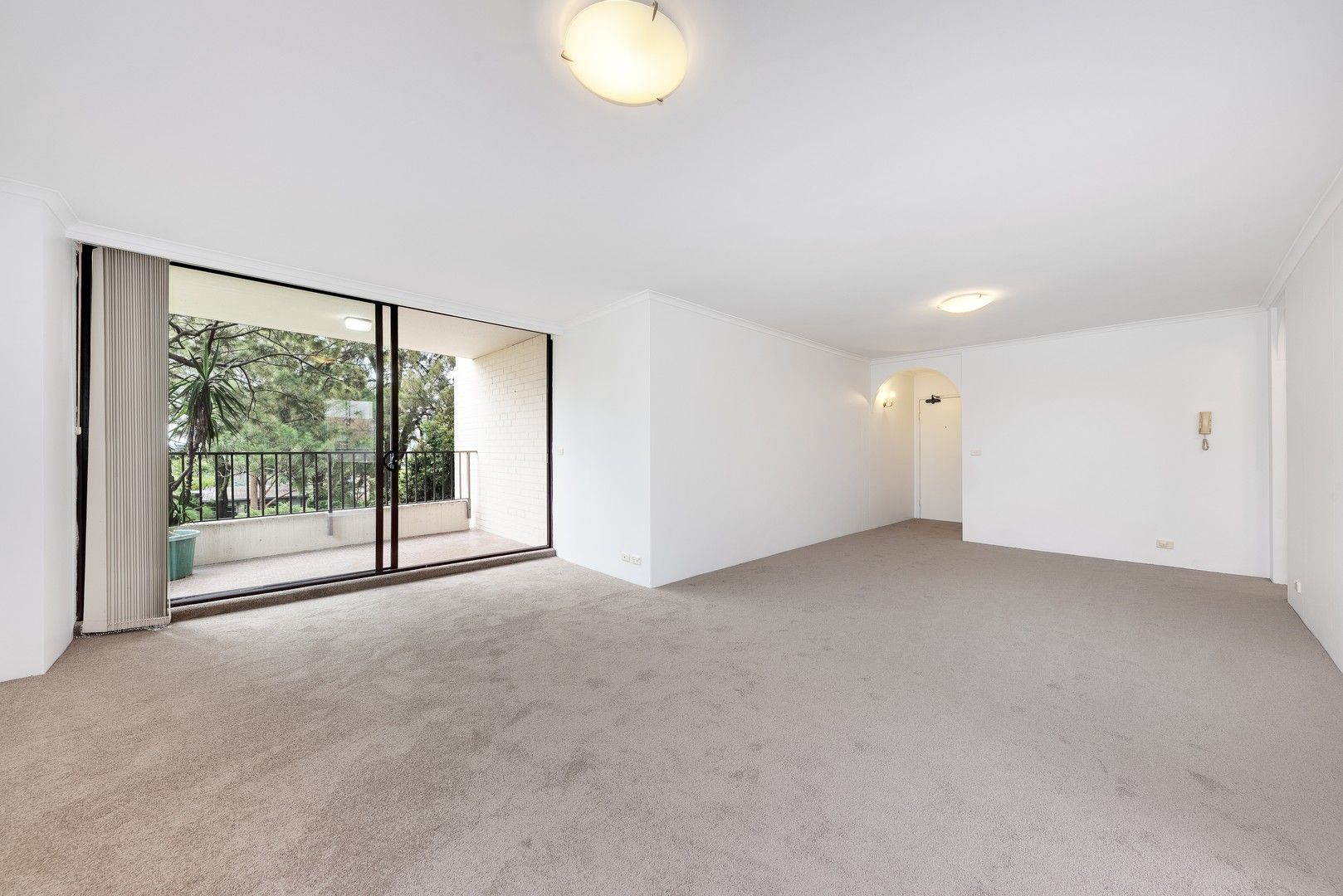 2 bedrooms Apartment / Unit / Flat in 44/81b Gerard St CREMORNE NSW, 2090