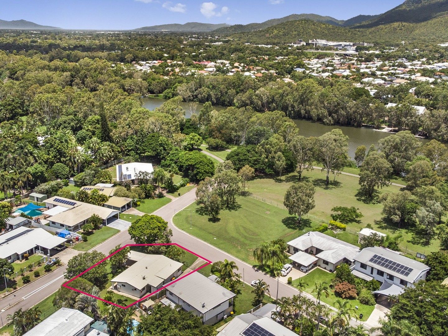 3 bedrooms House in 20 ADELONG DRIVE CRANBROOK QLD, 4814