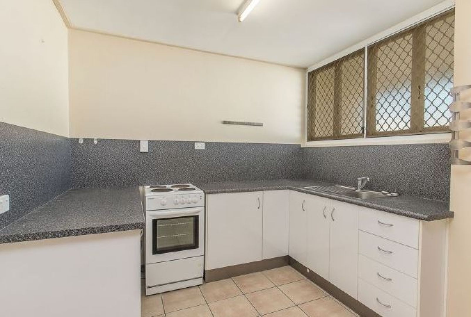 5/54 Ralston Street, West End QLD 4810 | Domain