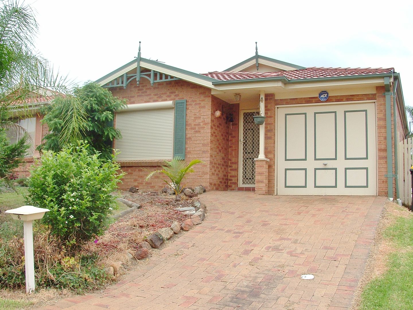 6 Bettong Place, St Helens Park NSW 2560