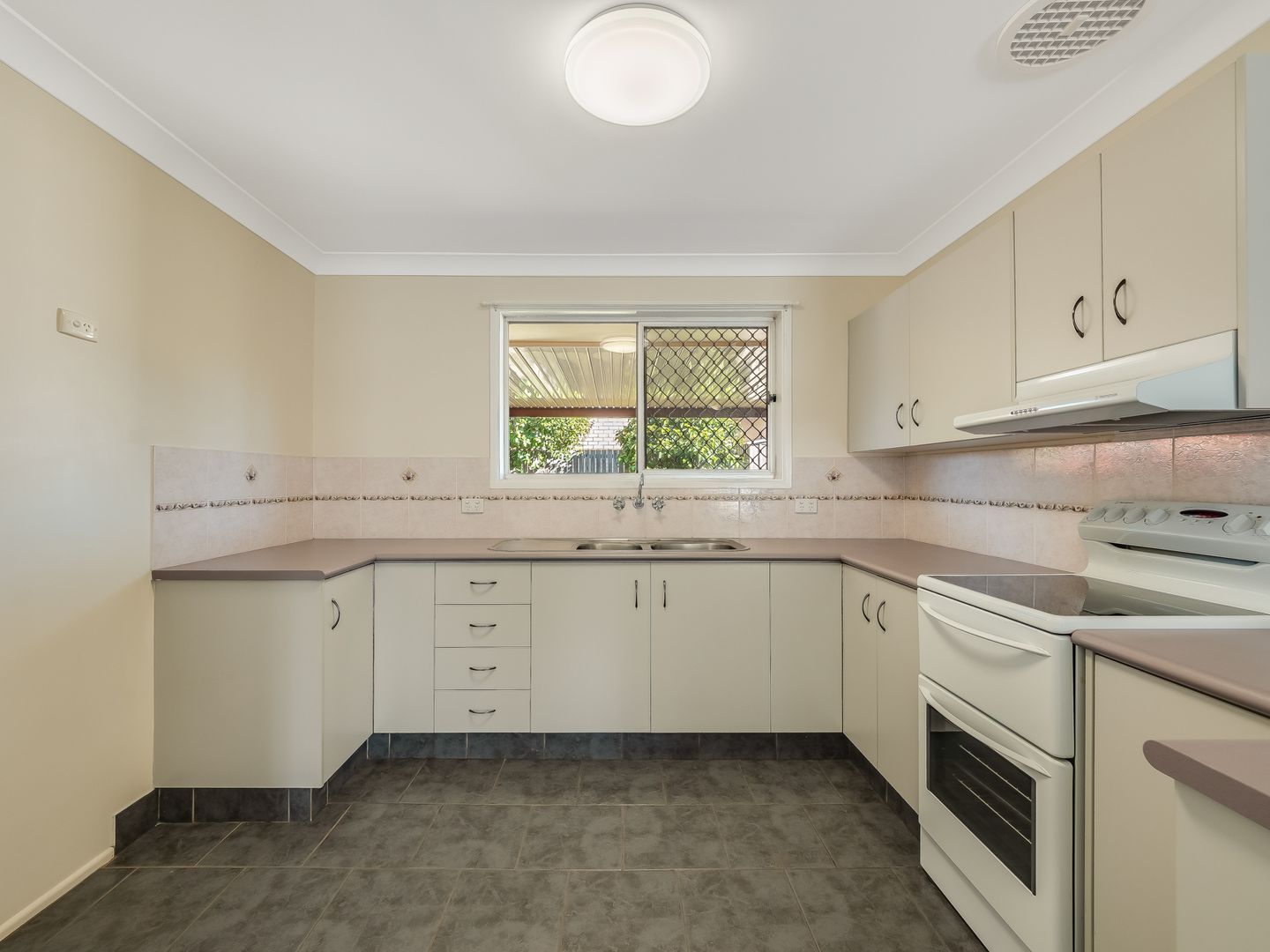 1/173 Ramsay Street, Centenary Heights QLD 4350, Image 2