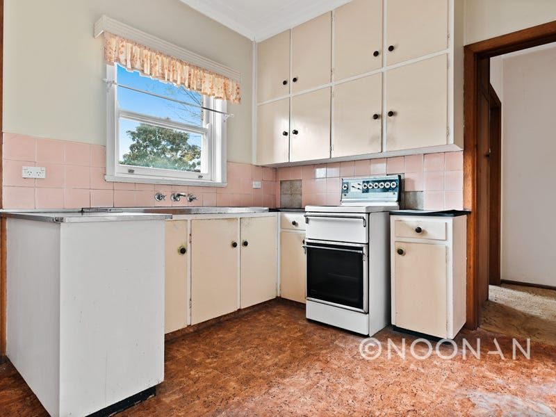 32 Traynor Avenue, Kogarah NSW 2217, Image 2