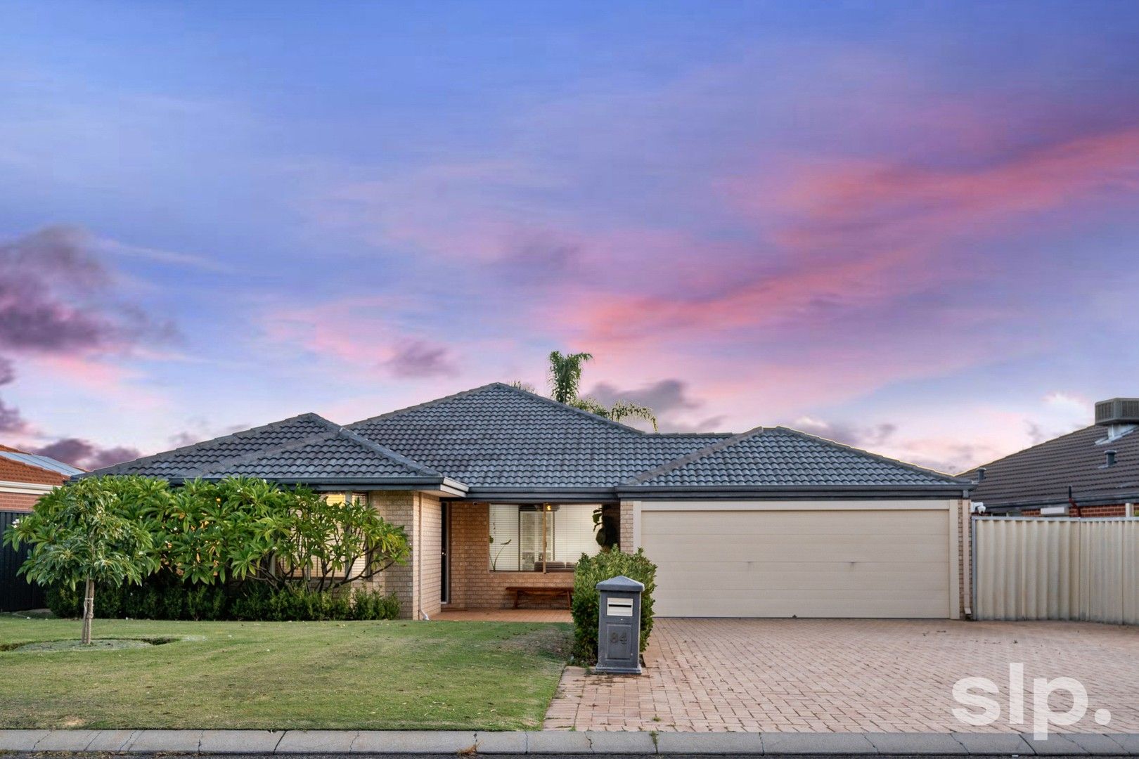 4 bedrooms House in 84 Houghton Drive CARRAMAR WA, 6031