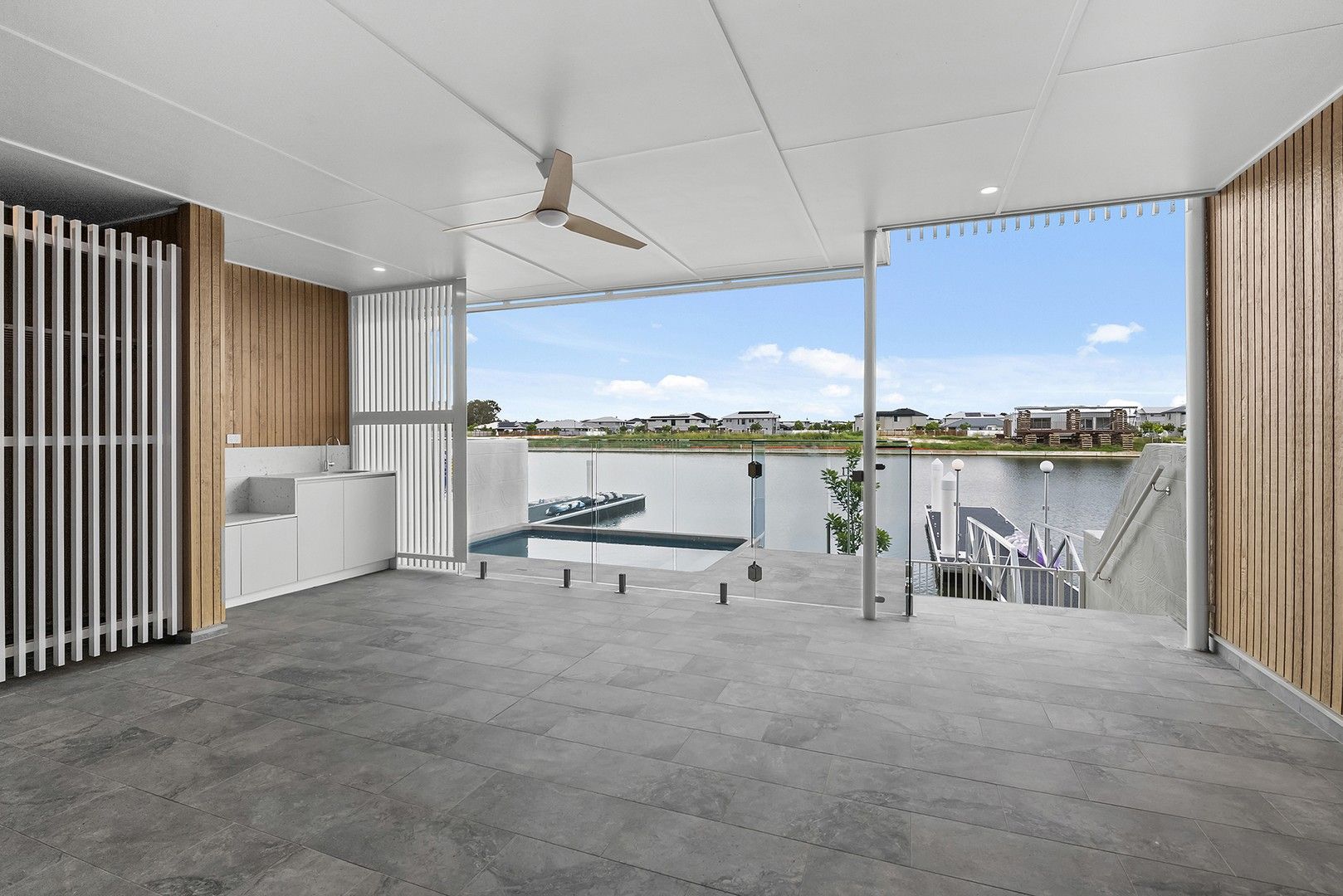 4 bedrooms House in 121 Aqua Street NEWPORT QLD, 4020