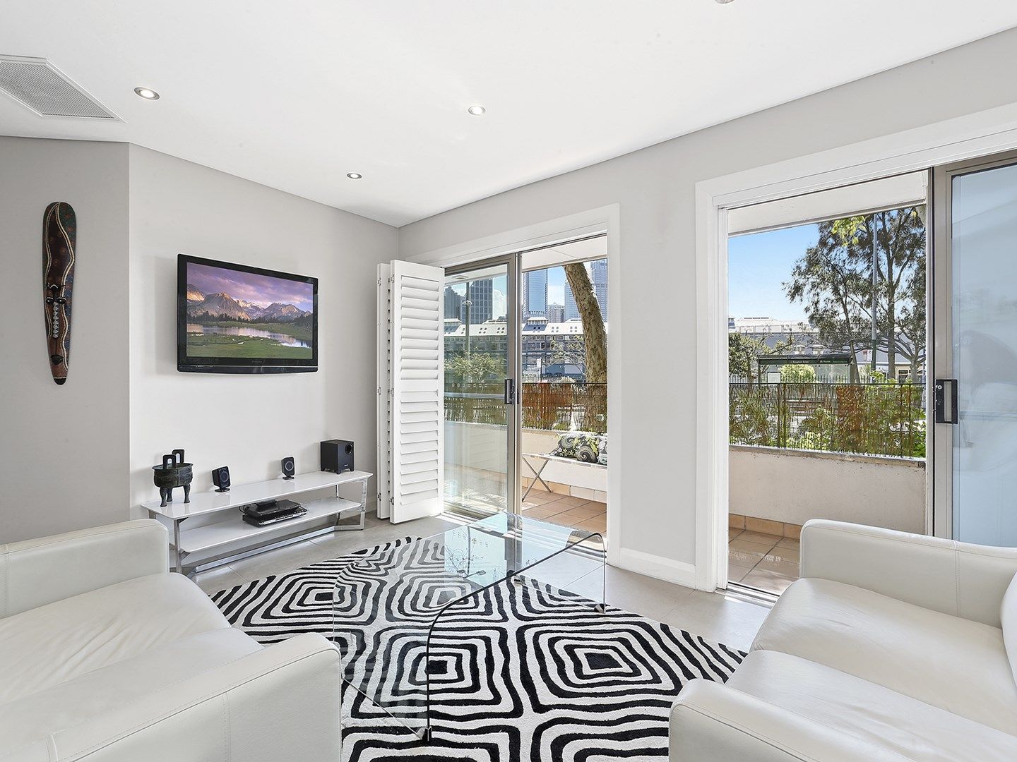 2 bedrooms Apartment / Unit / Flat in 2/67 Cowper Wharf Road WOOLLOOMOOLOO NSW, 2011