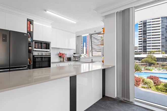 2D/1 Albert Avenue Broadbeach 4218 - Image 4