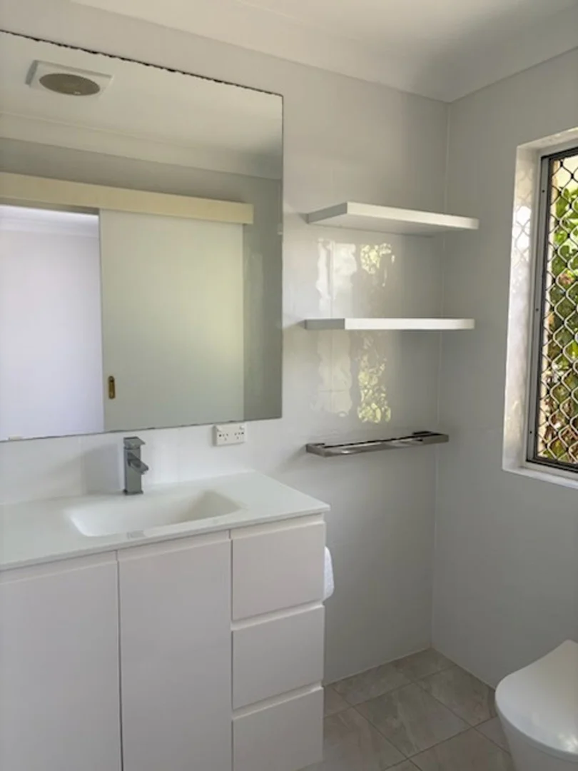 Additional image 16 of 2/8 Catherine Ct, Labrador QLD 4215