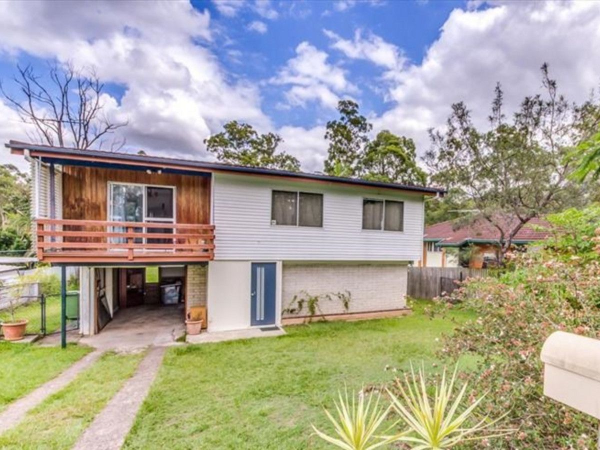3 bedrooms House in 30 Mactay Street WOODRIDGE QLD, 4114