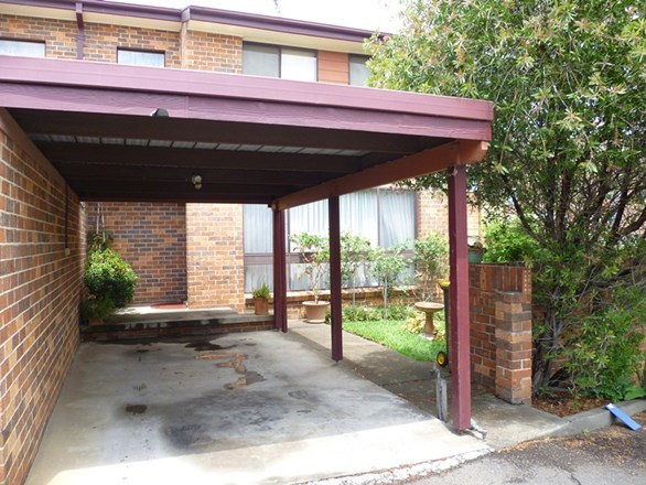 3/6 Jacquinot Place, Glenfield NSW 2167