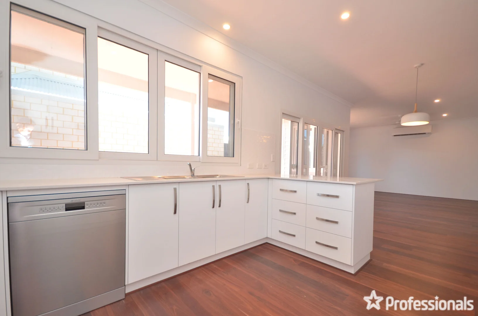 Additional image 6 of 252 Berwick Street, Victoria Park WA 6100