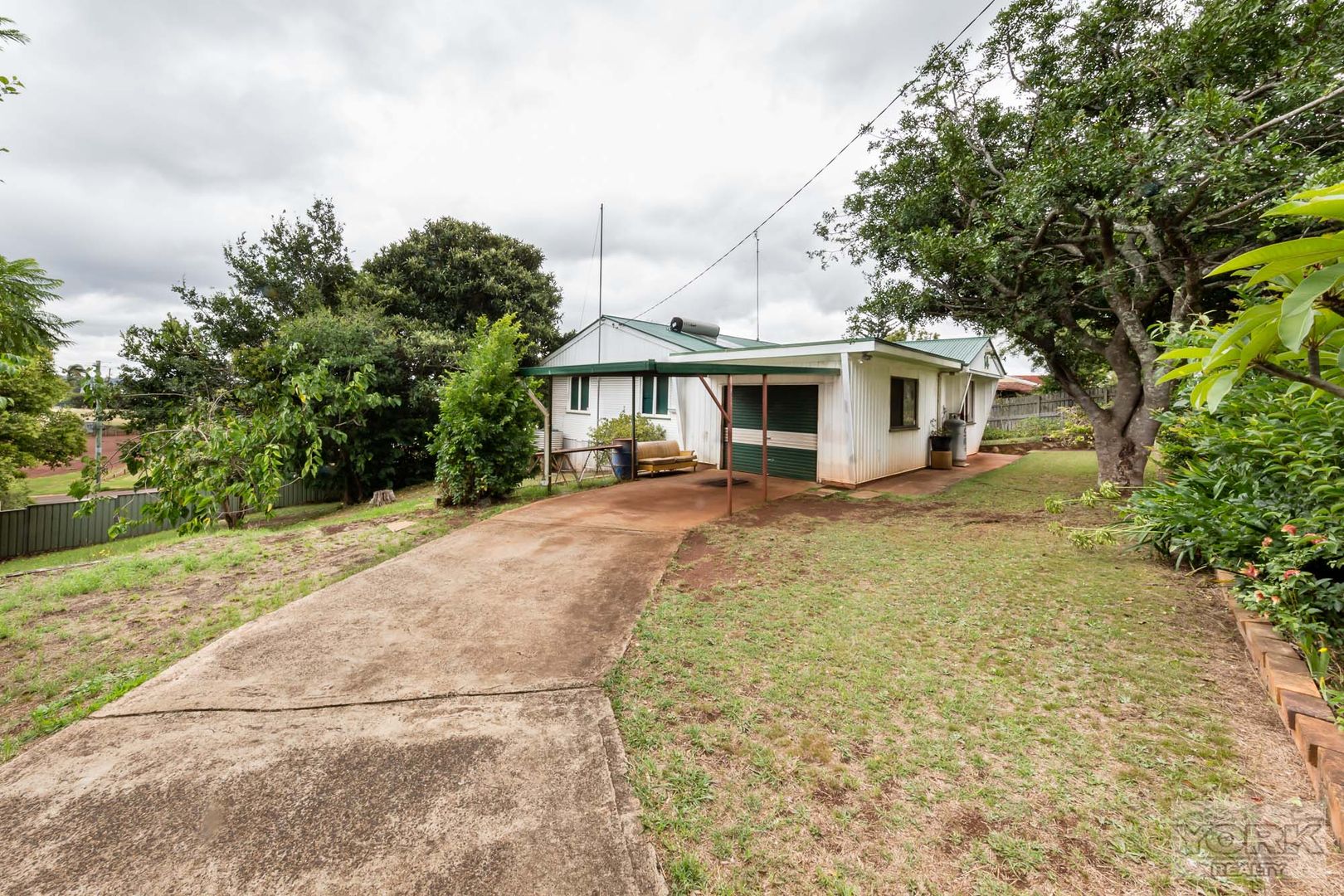 14 Messines Street, Harlaxton QLD 4350, Image 2