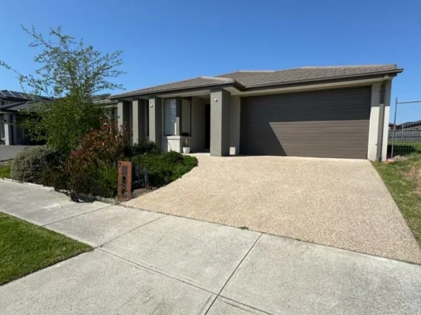7 Luster Circuit, Cranbourne South VIC 3977