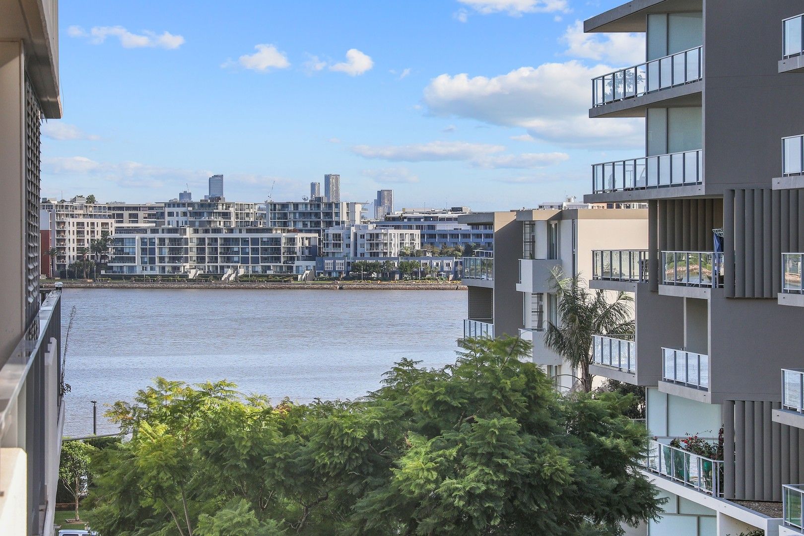 2 bedrooms Apartment / Unit / Flat in 2 Bed/3 Jean Wailes Avenue RHODES NSW, 2138