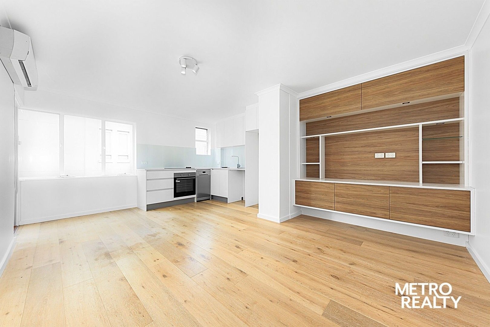 1 bedrooms Apartment / Unit / Flat in 805/40 Macleay St ELIZABETH BAY NSW, 2011