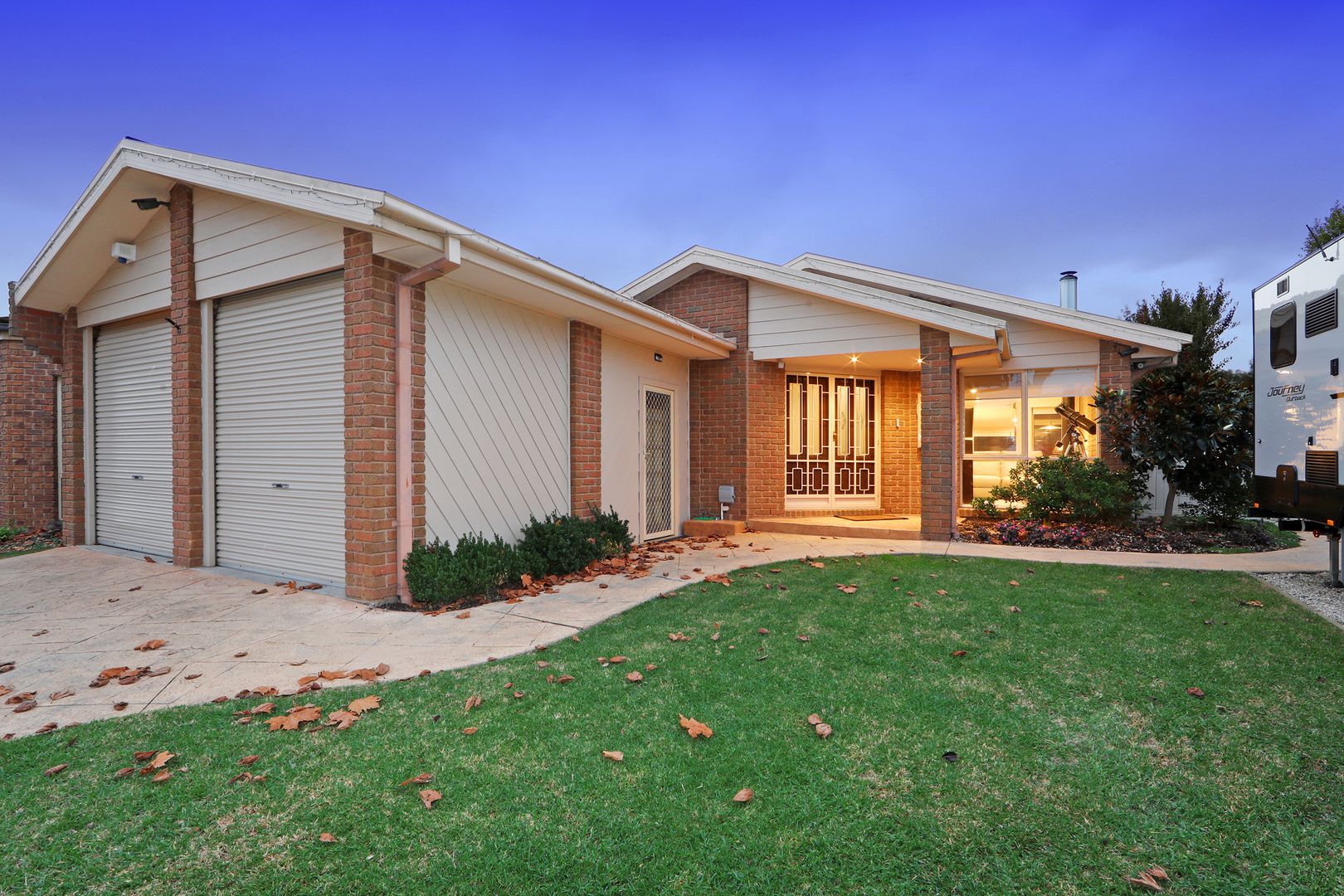 9 Moama Place, Rowville VIC 3178, Image 2