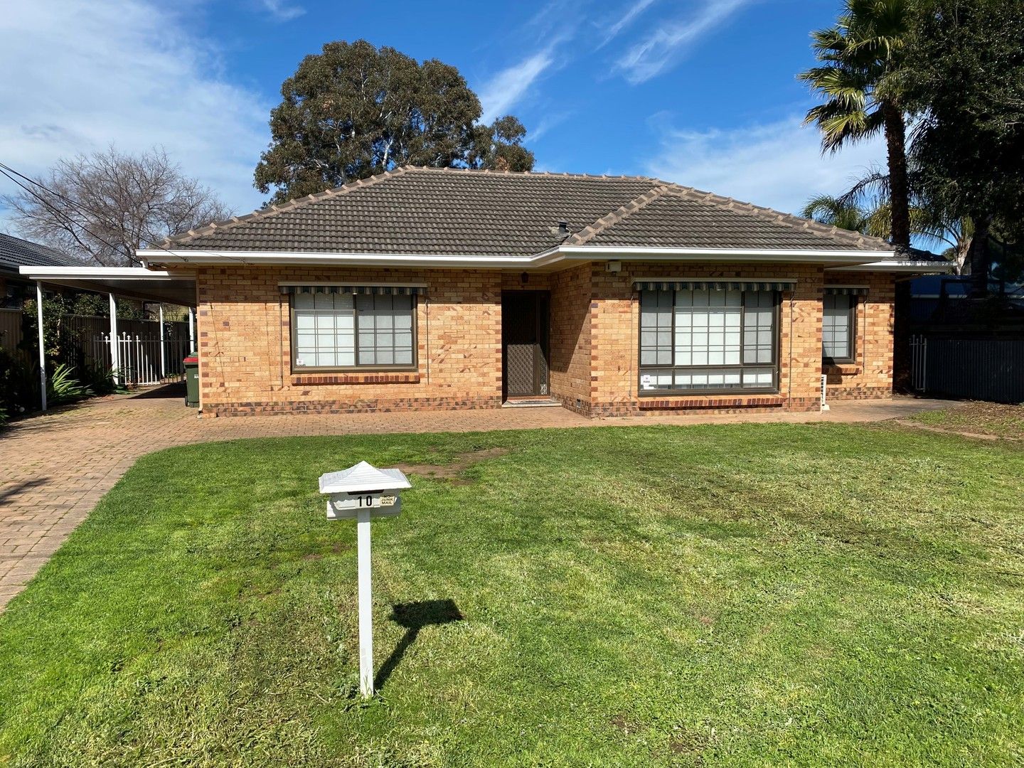 4 bedrooms House in 10 Omar Avenue WARRADALE SA, 5046