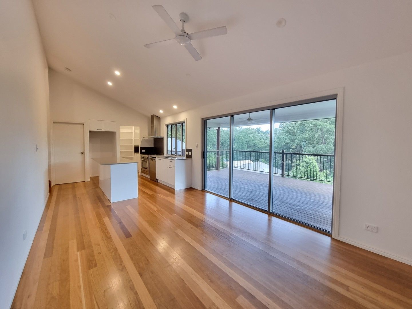 5 bedrooms House in 15 Cicada Close BUDERIM QLD, 4556