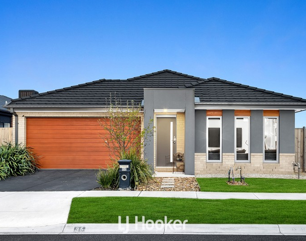 35 Trojan Crescent, Clyde North VIC 3978