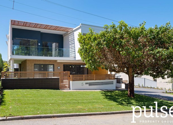 4/5 Birdwood Road, Melville WA 6156