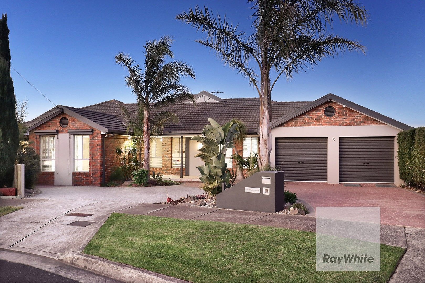 4 bedrooms House in 6 Fernyhill Court GREENVALE VIC, 3059