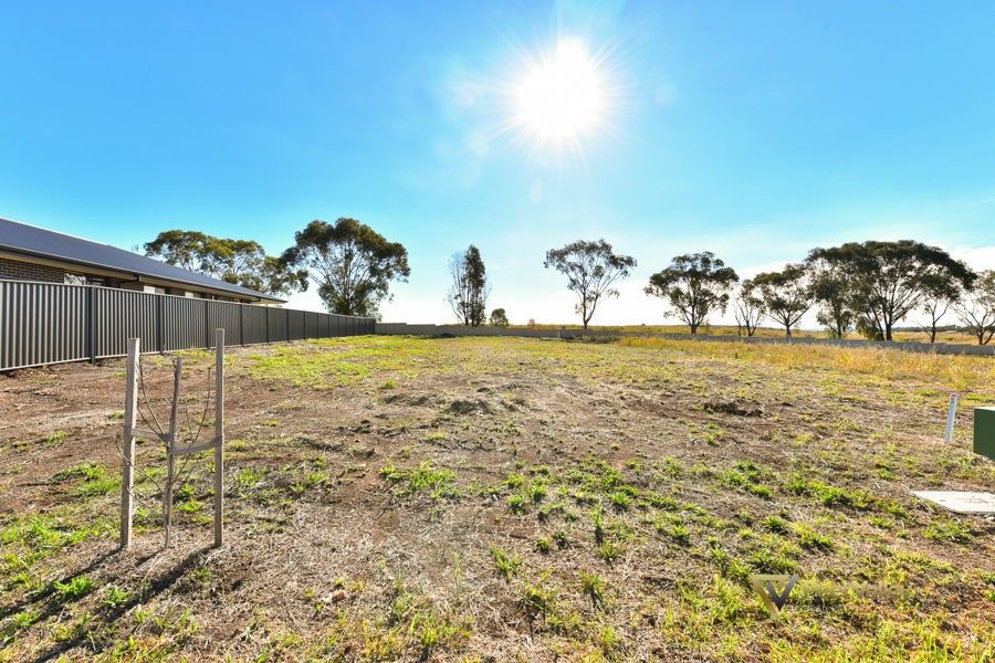 41 Evesham Circuit North, Tamworth NSW 2340, Image 2