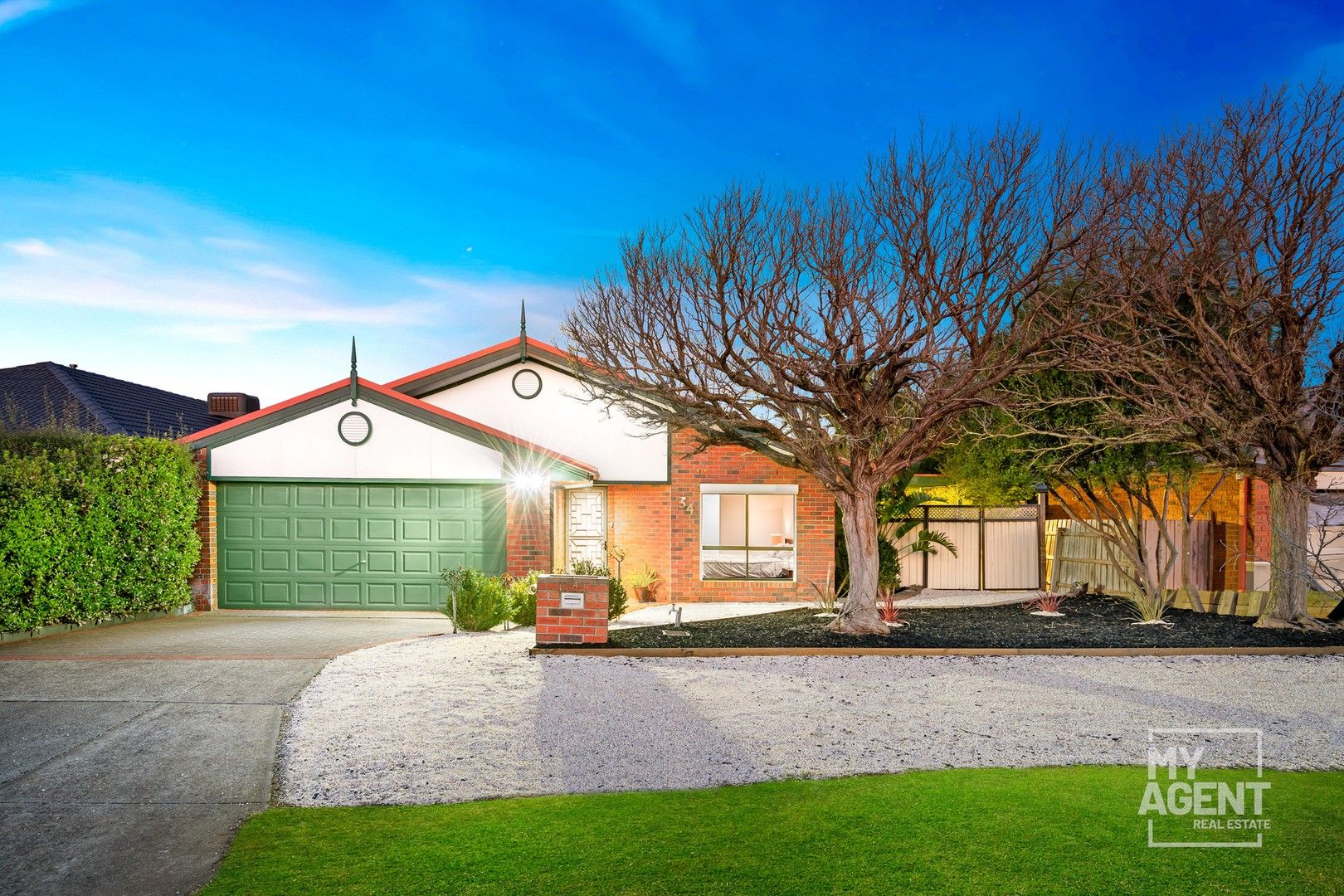 4 bedrooms House in 34 Kenswick Drive HILLSIDE VIC, 3037