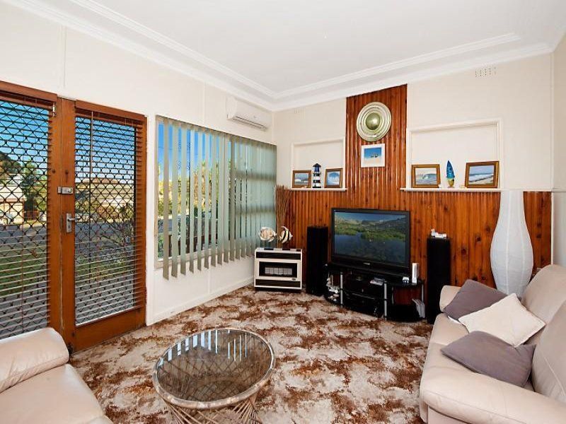 37 Soldiers Point Drive, Norah Head NSW 2263, Image 2