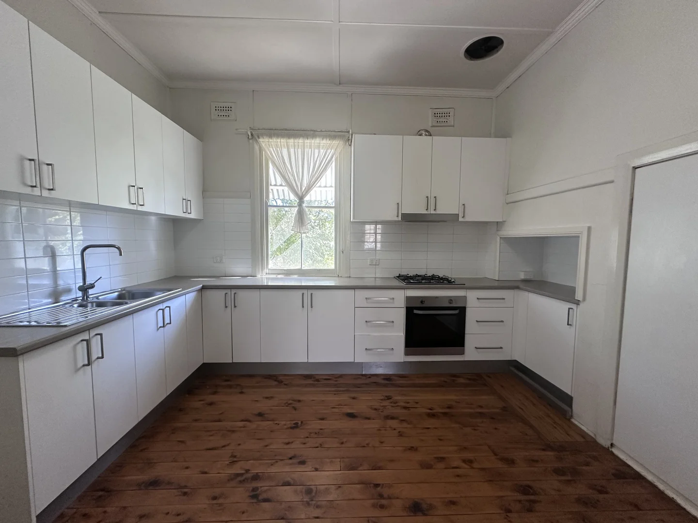 Additional image 3 of 18 Bullecourt Street, Cootamundra NSW 2590