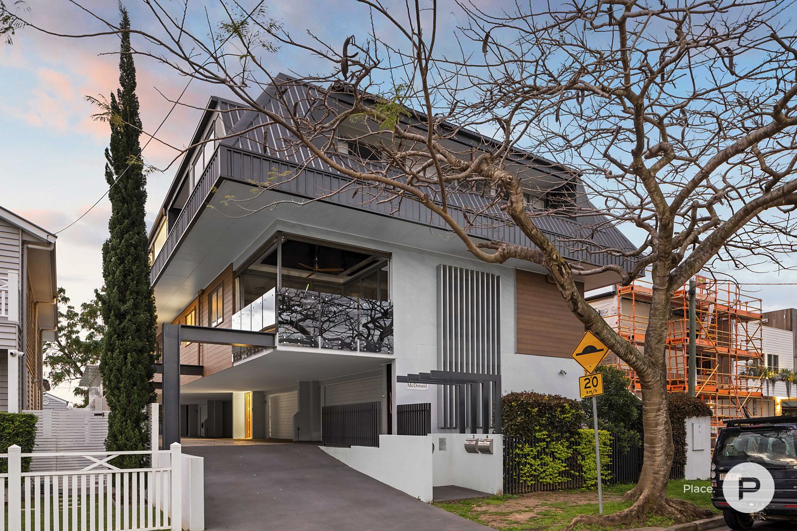 3 bedrooms Townhouse in 2/19 McDonald Street HAWTHORNE QLD, 4171