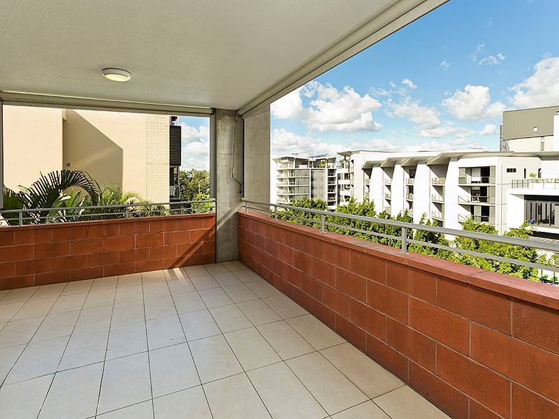 4502/2 Carraway Street, Kelvin Grove QLD 4059, Image 2