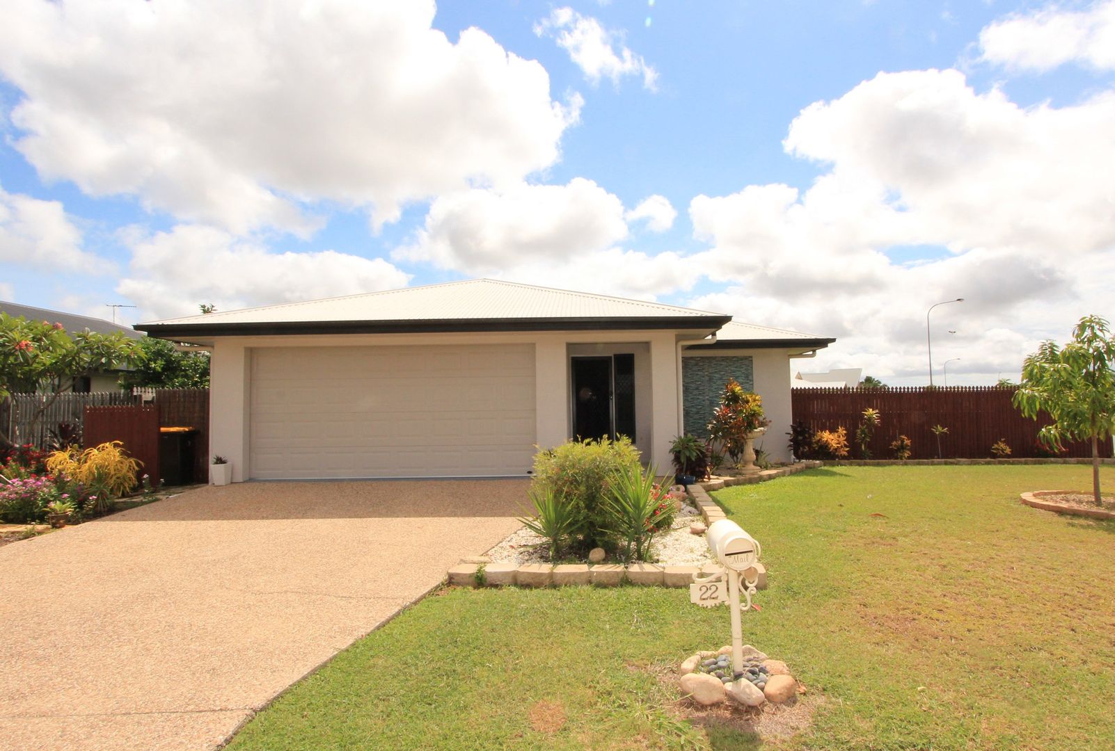 22 Aintree Avenue, Mount Low Property History & Address Research Domain