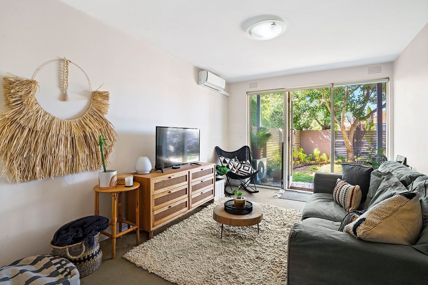 2 bedrooms Apartment / Unit / Flat in 1/1 King Street HAMPTON EAST VIC, 3188